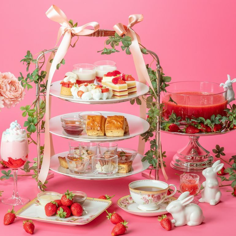 ラ・スイート神戸ハーバーランド ラウンジ＆バー「グラン・ブルー」【Strawberry Afternoon Tea】 の写真